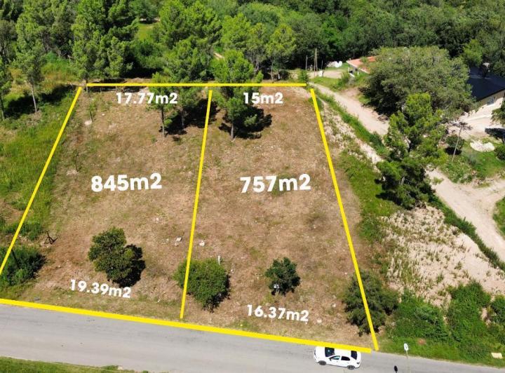 Terreno · 845m²
