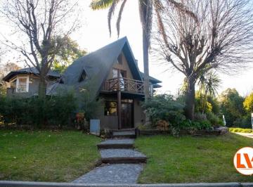 Casa · 300m² · 5 Ambientes · Casa en El Jaguel