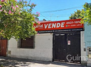 Casa · 150m² · 3 Ambientes · Casa en Villa Urquiza con Excelente Potencial Lote a Construir Superficie Edificable: 1279.00 m²