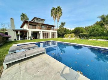 Casa de 8 ambientes, Tigre · Excelente Casa con 5 Suites Al Agua en Castores