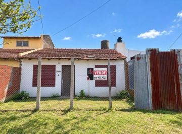 Casa de 3 ambientes, Berisso · Casa en Venta a Reciclar/demoler - Calle 10 E/ 150 y 151 #2558 - Berisso - Usd 35 Mil.