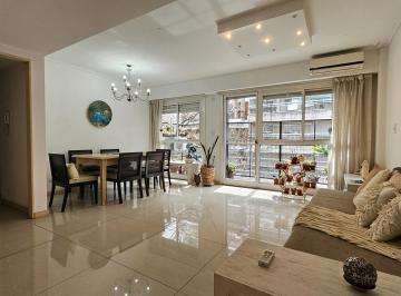 Departamento · 86m² · 4 Ambientes · Venta Departamento de 4 Ambientes Renovado en Las Cañitas