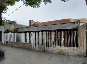 Casa · 208m² · 7 Ambientes · 3 Cocheras · Venta - Casa de 4 Dorm.. Tiro Suizo, Rosario.