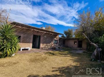 Casa · 647m² · 2 Dormitorios · Tres Casas en Rivadavia