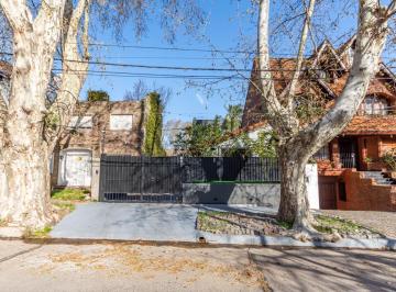 Casa · 208m² · 4 Ambientes · 4 Cocheras · Casa en Venta en Martinez de Vias/libertador, con 3 Dorm., Jardin y Pileta