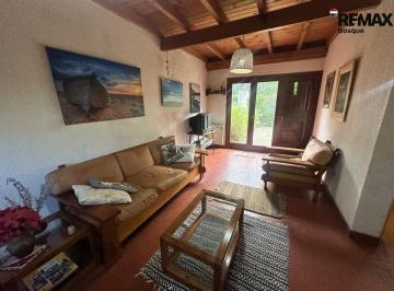 Casa · 86m² · 4 Ambientes · 1 Cochera · Casa Venta Villa Gesell Barrio Norte 4 Amb con Gas