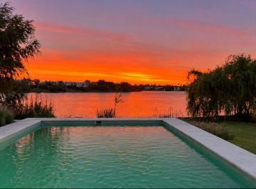Casa · 265m² · 6 Ambientes · 6 Cocheras · Casa en Venta 6 Ambientes en San Marco, Villanueva - Tigre