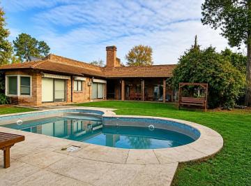 Casa · 271m² · 6 Ambientes · 2 Cocheras · Venta Casa 6 Ambientes, Náutico Escobar