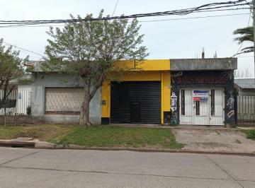 Casa de 4 ambientes, Almirante Brown · Alquiler de Casa en Burzaco, con 2 Dorm., Garage