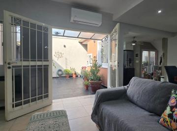 PH · 86m² · 4 Ambientes · Impecable PH 4 Amb. a m de Yrigoyen - Lanús