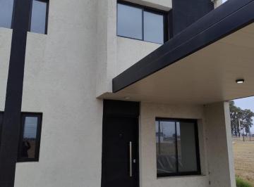 Casa · 125m² · 3 Ambientes · 1 Cochera · Duplex en Venta en Cuestas de Manantiales! a Estrenar! Calefaccion Central + 2 Dorm.