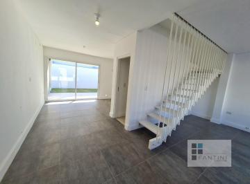 Casa · 125m² · 4 Ambientes · 1 Cochera · Casa en Alquiler - 3 Dorm. - 3 Baños - Manantiales