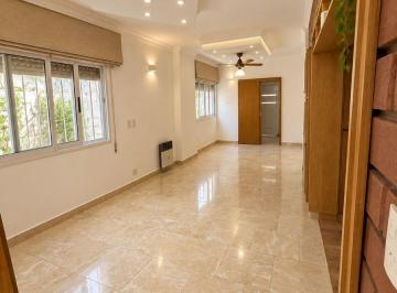 Casa de 5 ambientes, Granadero Baigorria · Casa 3 Dorm., Venta, Sarmiento 200, Piscina, Galerías, a Pocas Cuadras del Río, Baigorria.
