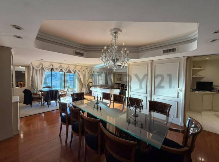 Departamento · 217m² · 5 Ambientes · 2 Cocheras