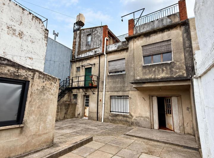 Casa · 140m² · 5 Ambientes · 1 Cochera