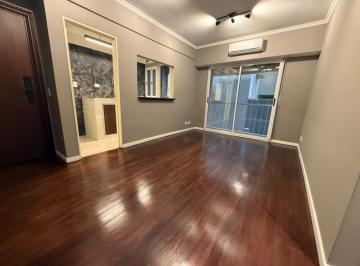 Departamento 2 ambientes sup. total y cubierta de 36 m2. Se ingresa al Living-Co · Excelente 2 Ambientes Remodelado a Nuevo - Ubicación Privilegiada
