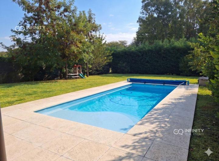 Casa · 120m² · 4 Ambientes · 3 Cocheras