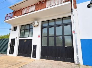 Bodega-Galpón · 270m² · 2 Ambientes · 1 Cochera · Depósito/galpon en Alquiler en Martinez con Habilitacion Metalurgica Vigente