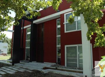 Casa · 424m² · 6 Ambientes · Casa en Venta - 4 Dorm. 3 Baños - La Plata