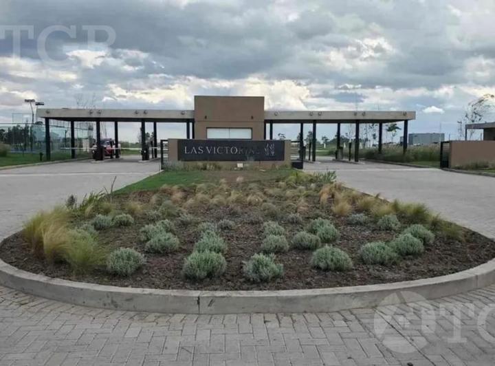 Terreno · 602m²