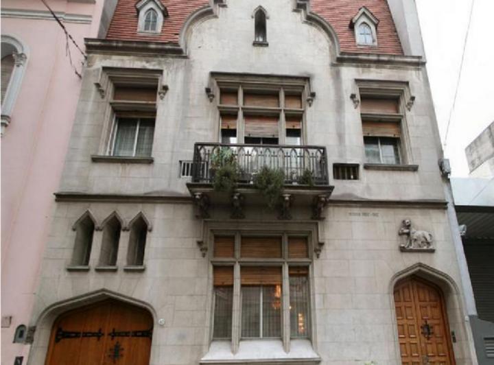 Casa · 527m² · 7 Ambientes · 1 Cochera