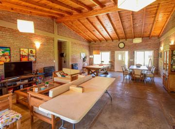 Quinta vacacional · 44200ha · 7 Ambientes · 6 Cocheras · Venta Quinta 7 Ambientes con Pileta Quincho en San Miguel del Monte