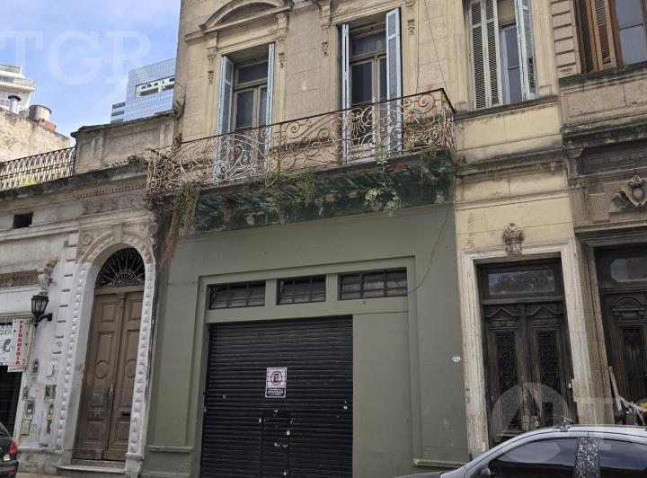 Terreno · 438m²