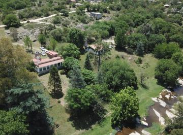 Casa · 150m² · 4 Dormitorios · Casa de Campo con 2.600 m² y Vista Al Arroyo Tanti – Zona El Cardenal