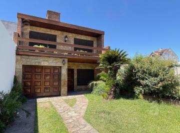 Casa · 280m² · 5 Ambientes · 3 Cocheras · Casa en Venta en Villa Ballester - Zona Hölters - 4 Dorm. - Lote: 375 m²