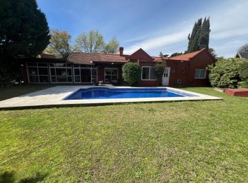 Casa de 4 ambientes, Esteban Echeverría · Casa. Venta. Canning. Campos de Echeverria. 4 Amb. C/quincho Cubierto y Piscina Revestida.