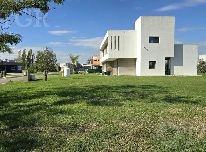 Terreno · 800m²