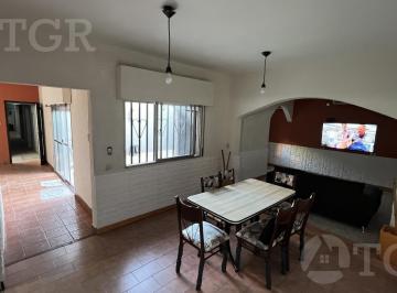 PH · 109m² · 5 Ambientes · 2 Cocheras · Venta PH 5 Amb Lomas del Mirador