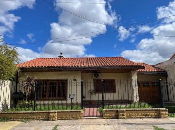 Casa · 250m² · 4 Ambientes · 1 Cochera · Venta Chalet 4 Ambientes Wilde Gran Oportunidad Apta Crédito