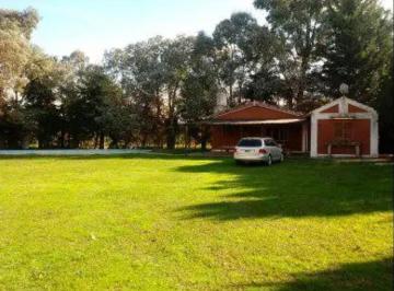 Quinta vacacional · 70m² · 2 Ambientes · 4 Cocheras · Quinta en Centro Agricola El Pato