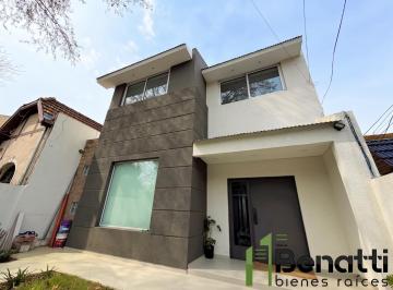 Casa · 180m² · 3 Ambientes · 1 Cochera · Espectacular Casa de 3 Ambietes en Villa Devoto