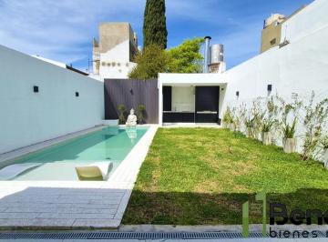 Casa · 180m² · 3 Ambientes · 1 Cochera · Espectacular Casa de 3 Ambietes en Villa Devoto