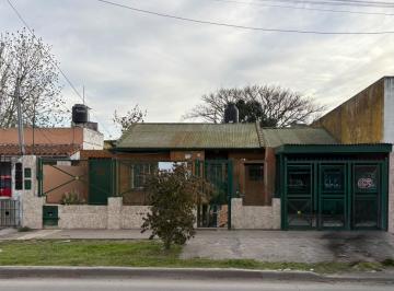 Casa · 150m² · 3 Ambientes · 1 Cochera · Casa en Venta en El Centro de Guernica!