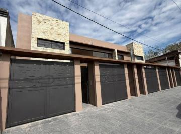 PH de 2 ambientes, La Plata · Duplex de 65 m² con 1 Dormitorio en Venta en Los Hornos