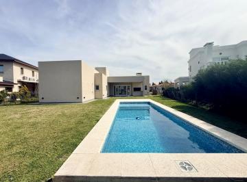 Casa · 145m² · 4 Ambientes · 2 Cocheras · Casa en Venta Barrio Santa Ines Canning