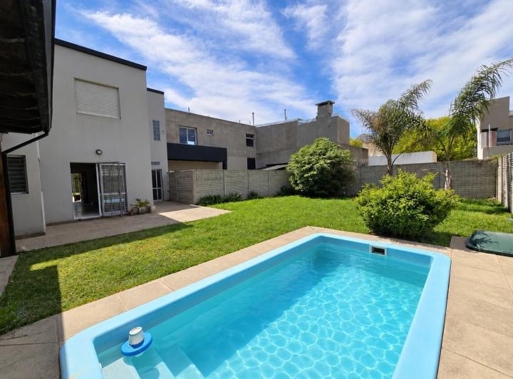 Casa · 137m² · 4 Ambientes · 1 Cochera