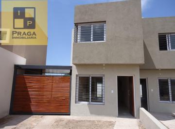 Casa · 120m² · 5 Ambientes · 1 Cochera · Nuevo Poeta Lugones - Excelente Entorno - a m de Circunvalación