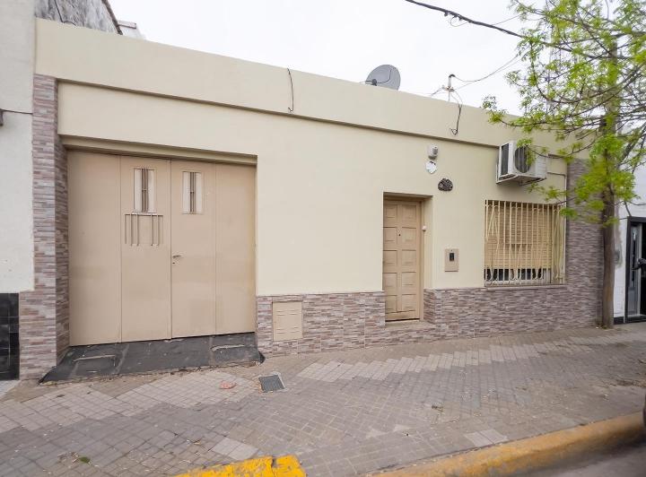 Casa · 98m² · 4 Ambientes · 1 Cochera