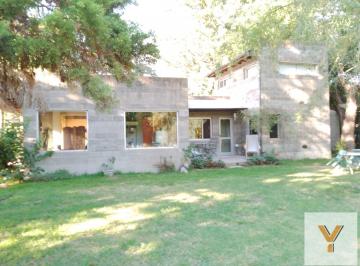 Casa · 160m² · 4 Ambientes · 1 Cochera · Casa en Venta - 2 Dorm. 2 Baños - Cochera - 3.237 m² - Exaltación de La Cruz