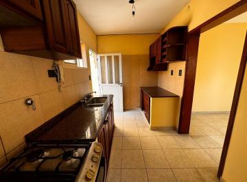 PH · 2 Ambientes · PH en Bernal Este