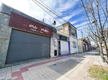 Casa · 141m² · 4 Ambientes · Venta/permuta - Dos Locales Comerciales - Empalme Graneros, Rosario