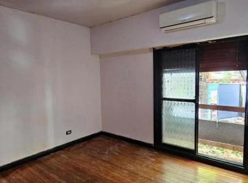 PH · 165m² · 4 Ambientes · PH en Venta - 3 Dorm. 2 Baños - Lanús