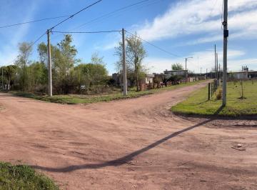 Foto · Oportunidad - Lote en Esquina, a 5 Minutos del Lago!