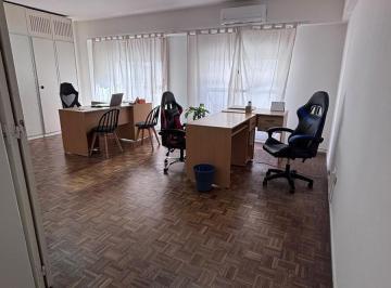Oficina comercial · 38m² · 1 Ambiente · 2 Cocheras · Oficina en San Telmo