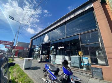 Local comercial · 192m² · Locales - a La Calle - Monte Grande, Gran Bs. As. Sur