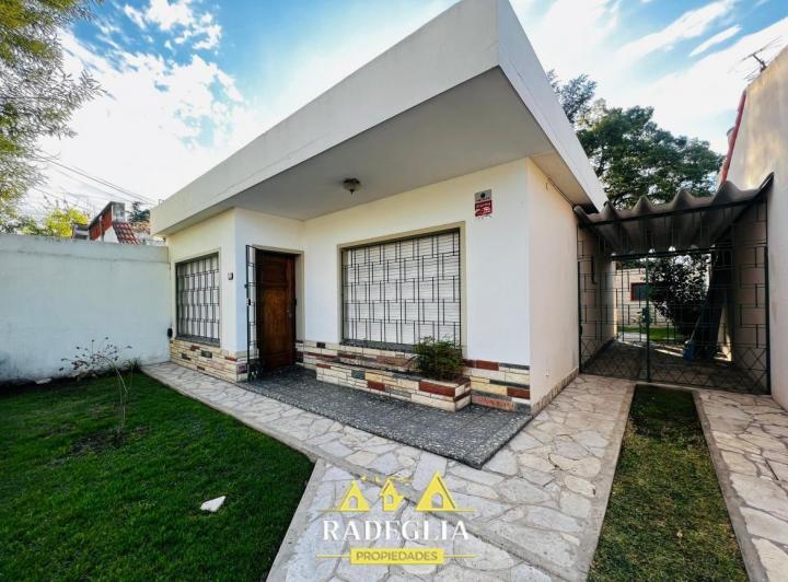 Casa · 75m² · 3 Ambientes · 2 Cocheras